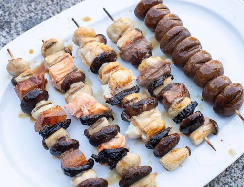 Brochetas de champiñón: el sabor de la huerta riojana a la brasa
